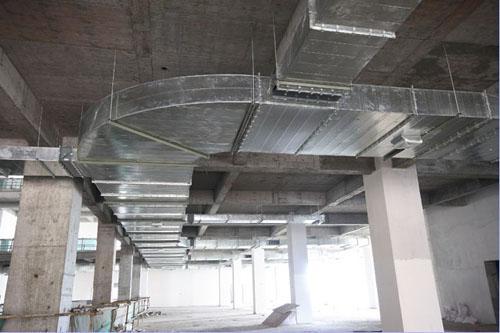 通风管道确保了楼道中的空气流通(图1) 通风管道确保了楼道中的空气流通(图1)